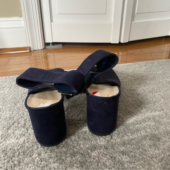 Navy Nine West heels - 10 - Picture 4 of 9
